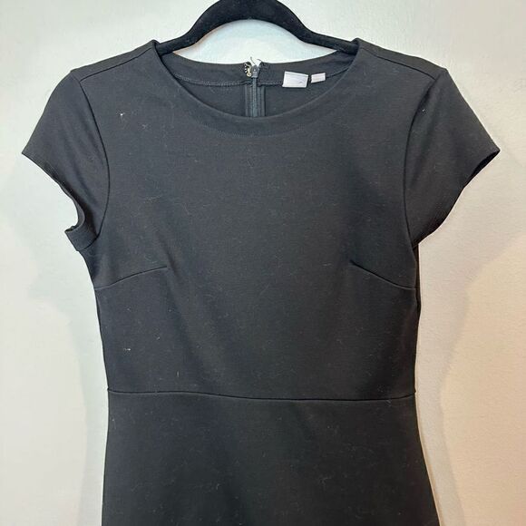 Black Gap Ruffle Bottom Cap sleeve Dress 6 - Picture 3 of 5